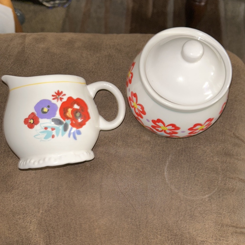 Pioneer Woman Creamer And Sugar Set - floral - Picture 5 of 11